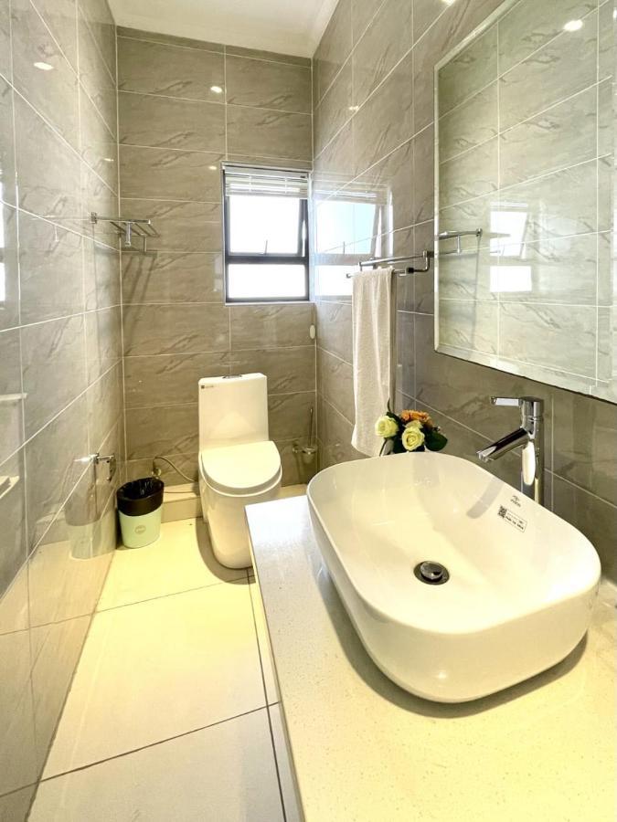 Atlantic Pearl Guest House Midrand Bagian luar foto