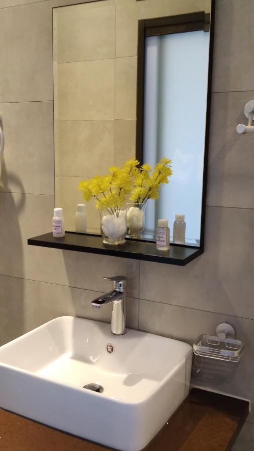 Atlantic Pearl Guest House Midrand Bagian luar foto
