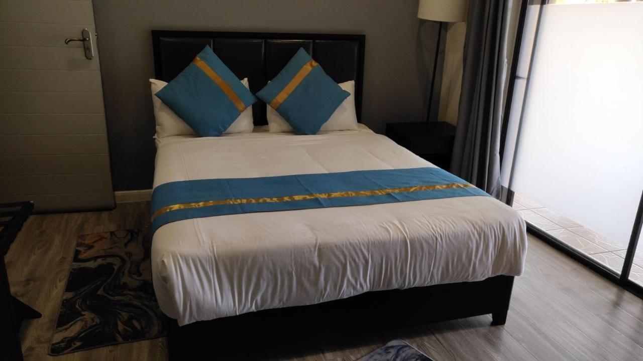 Atlantic Pearl Guest House Midrand Bagian luar foto