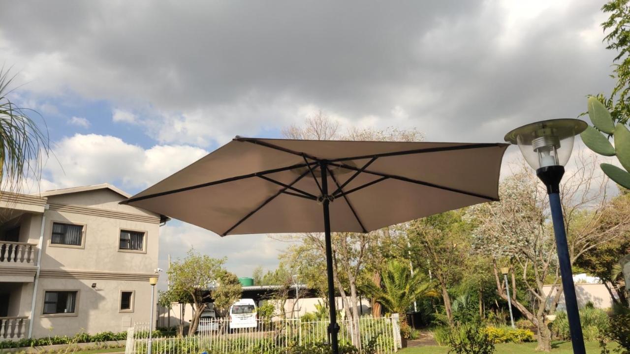 Atlantic Pearl Guest House Midrand Bagian luar foto