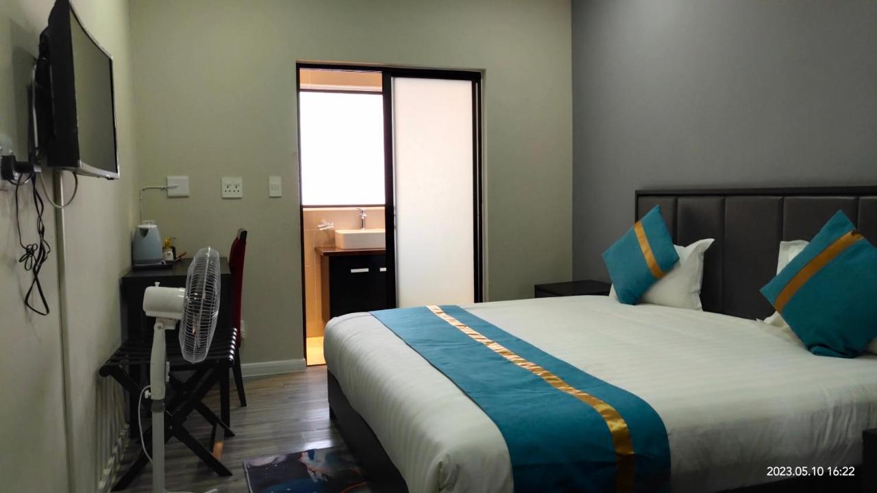 Atlantic Pearl Guest House Midrand Bagian luar foto