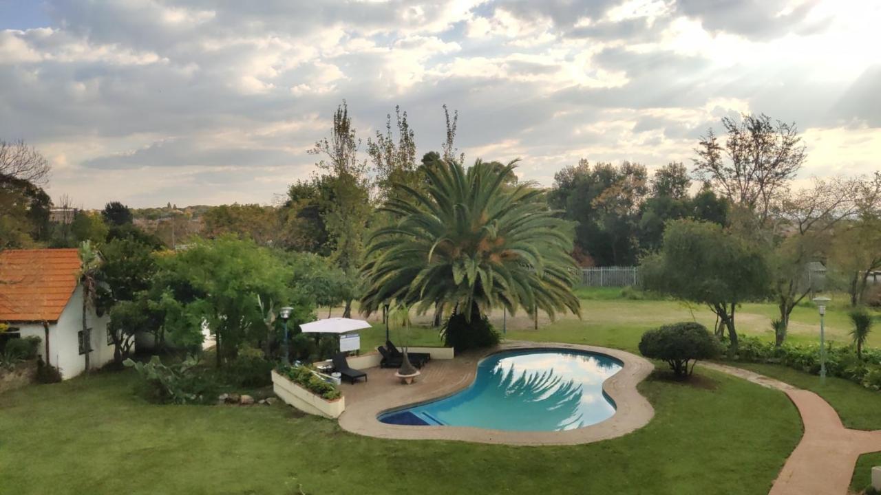 Atlantic Pearl Guest House Midrand Bagian luar foto